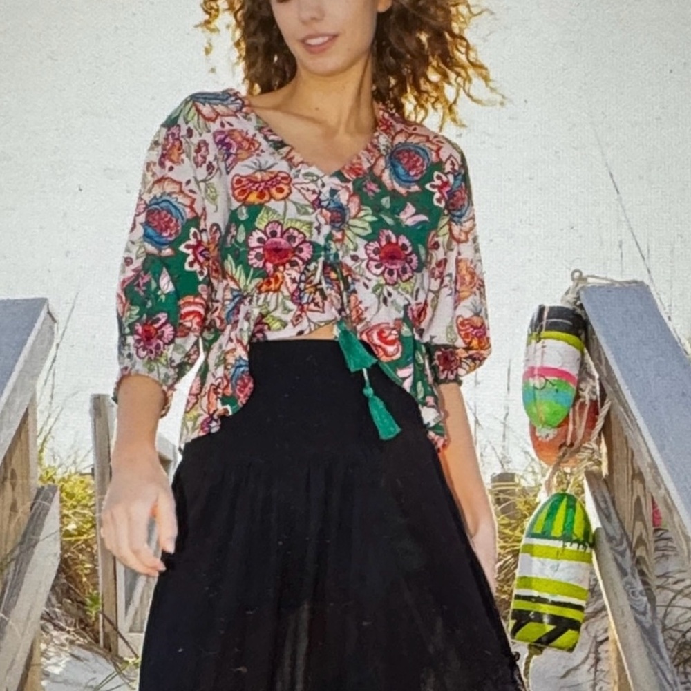 Natural Life Ruffle Trim Top - Medium BNWT - Picture 3 of 6